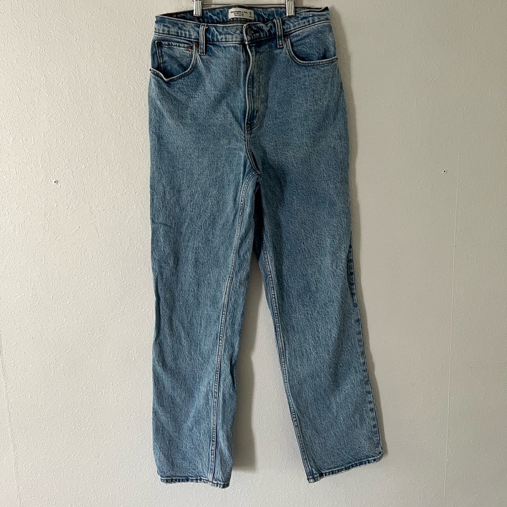 Abercrombie The 90s Straight Ultra High Rise